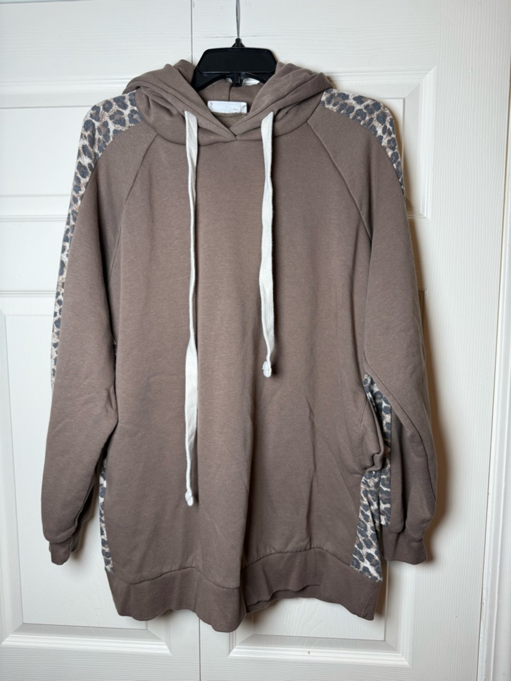 Zenana Outfitters contrast leopard print longline hoodie sweatshirt - Picture 2 of 6